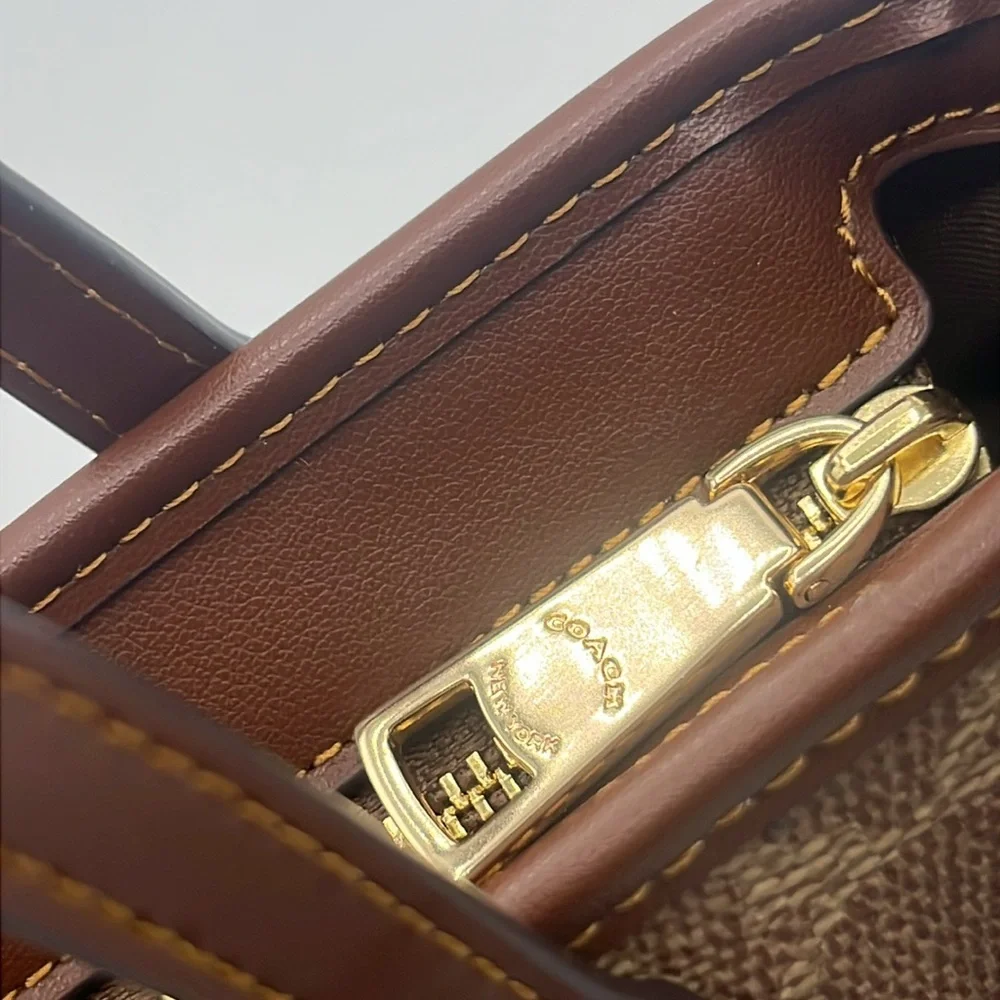 Coach peanuts mini